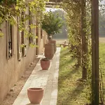La Hurre فندق مبيت وإفطار 3*