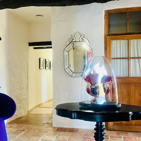 La Hurre فندق مبيت وإفطار 3*